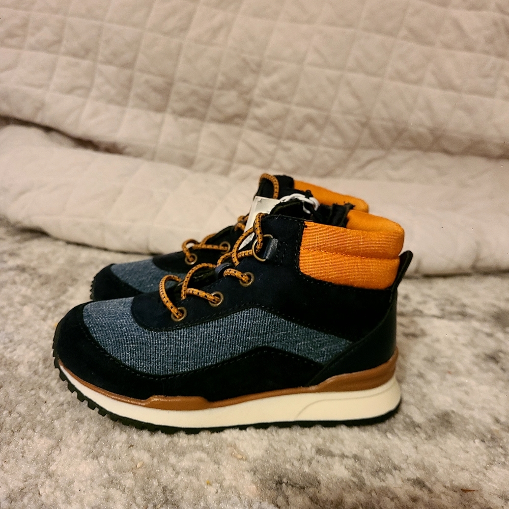 OLD NAVY Color Block Lace Up Sneakers